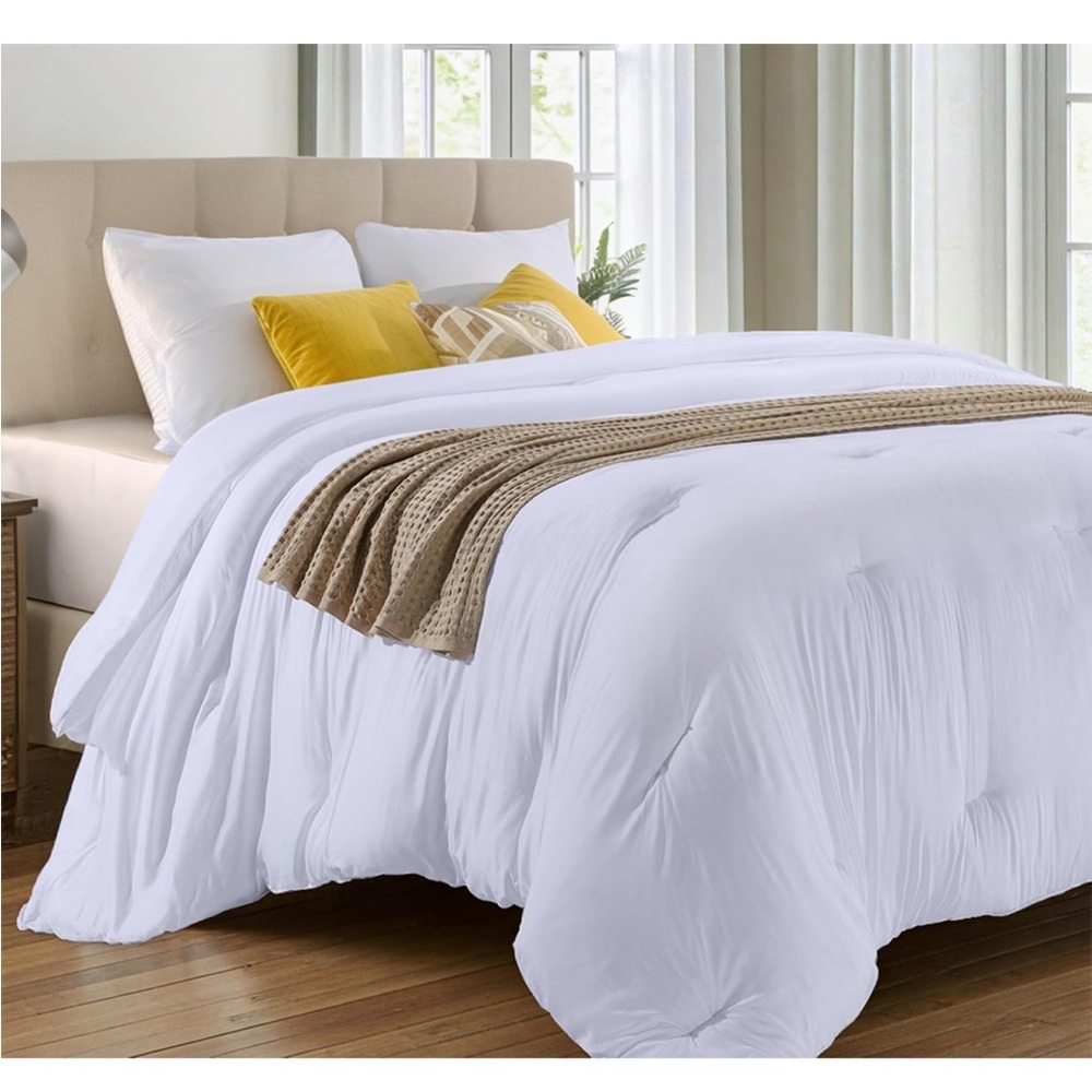 White Comforter - Down Alternative All Season Quilted - Picture 5 of 6